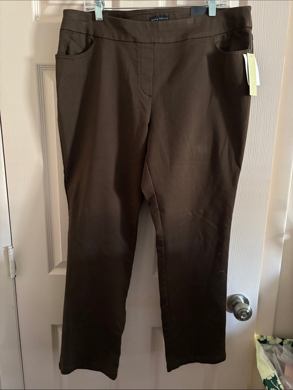 Dana Buchman Straight-Leg Pants in Dark Brown